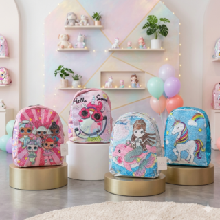 Mochilas de lentejuelas con diseños intercambiables