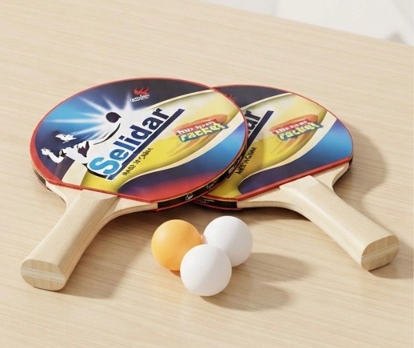 Set de ping pong incluye 2 paletas y 3 pelotas 731354